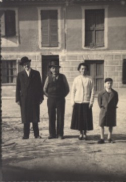 Mango 1958 Il nonno Dario e Dario piccolo contadini che ci hanno aiutato durante il periodo di clandestinità Valdivilla-Mango 1/12/43 - 24/4/46 (manoscritta a inchiostro)